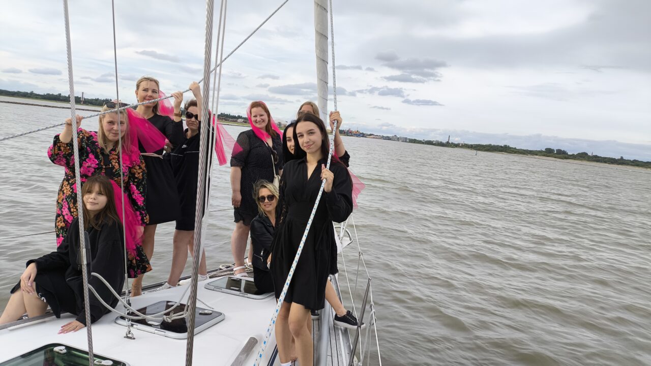 Tudrukuteohtu merel jahil "Armastus"