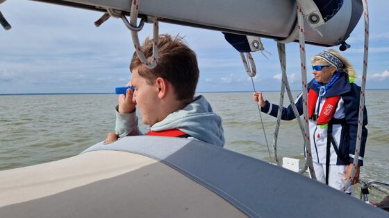 Place determination with bearing compass